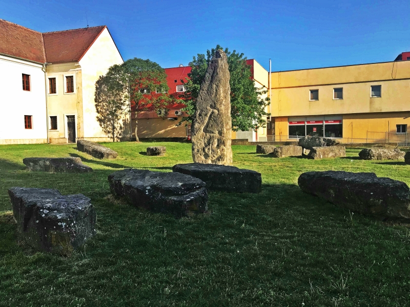 Holíčske megality