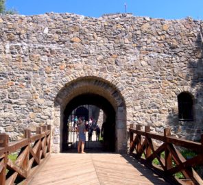 Hrad Strečno a stredoveká osada Paseka